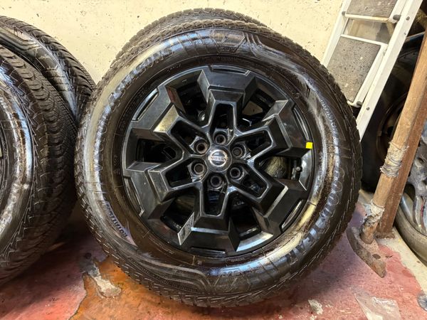 Nissan Navara 18” Alloys *Like New* 371998134