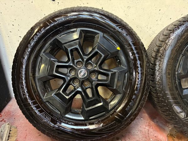 Nissan Navara 18” Alloys *Like New* 371998138