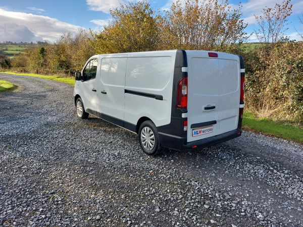 Renault Trafic 211 LWB 2.0L DCI Showroom Condition 372069293
