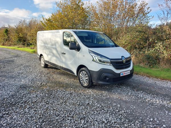 Renault Trafic 211 LWB 2.0L DCI Showroom Condition 372069342