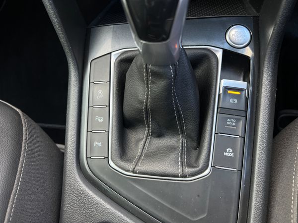 2020 (202) Volkswagen Tiguan R Line 2.0 TDI - Auto 372199459