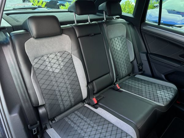2020 (202) Volkswagen Tiguan R Line 2.0 TDI - Auto 372199464