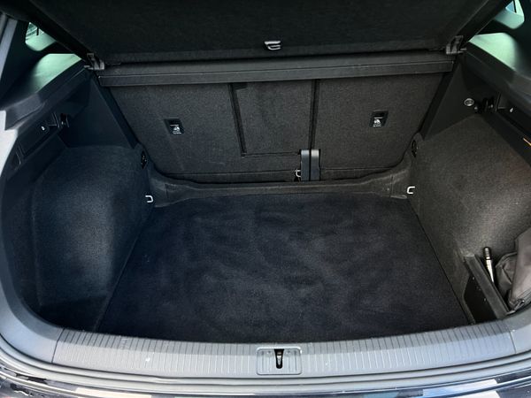 2020 (202) Volkswagen Tiguan R Line 2.0 TDI - Auto 372199460