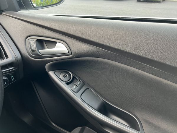 2015 Ford Focus Zetec S 1.5 TDCI 372199710