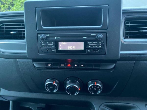 Nissan Interstar 2023 372193558