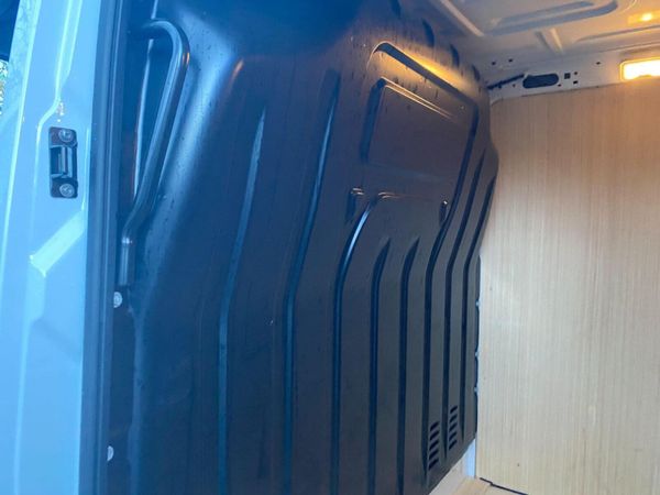 Nissan Interstar 2023 372193551