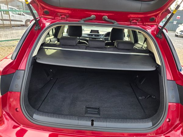 Lexus CT 200h 2016 372212373