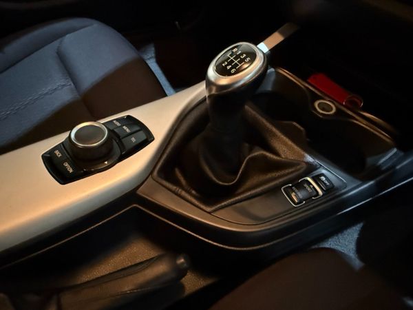 * DEPOSIT TAKEN * BMW 114i SE - Manual 372228477