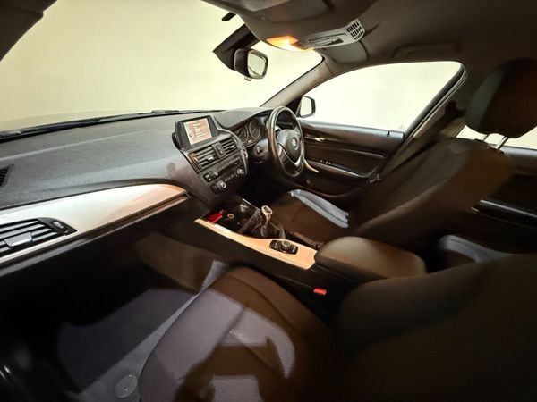 * DEPOSIT TAKEN * BMW 114i SE - Manual 372228471