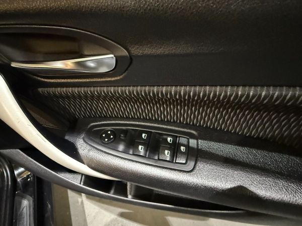 * DEPOSIT TAKEN * BMW 114i SE - Manual 372228489