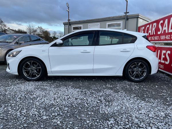 FORD FOCUS 1.5 ST-LINE AUTOMATIC ONLY 82,000 KMS 372256291