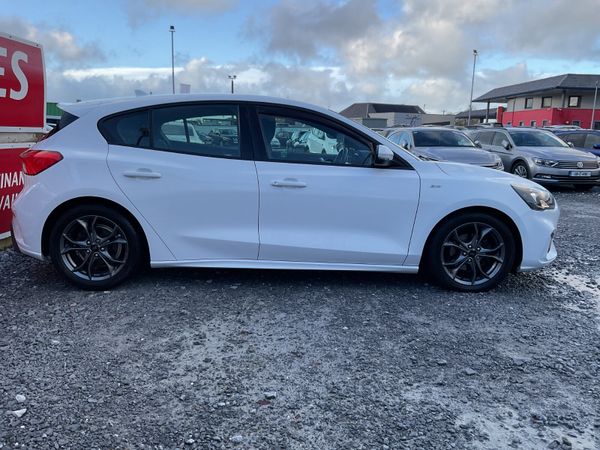 FORD FOCUS 1.5 ST-LINE AUTOMATIC ONLY 82,000 KMS 372256293