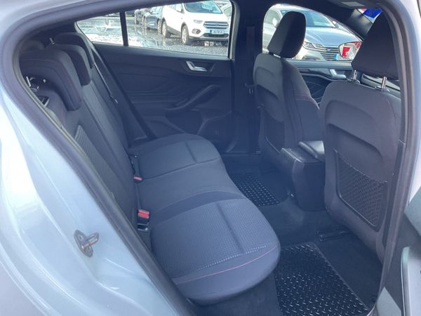 FORD FOCUS 1.5 ST-LINE AUTOMATIC ONLY 82,000 KMS 372256307