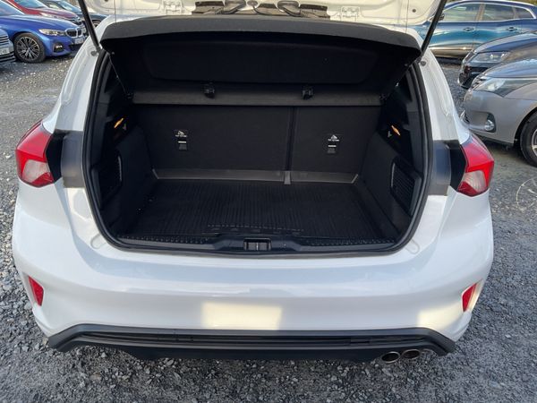 FORD FOCUS 1.5 ST-LINE AUTOMATIC ONLY 82,000 KMS 372256309