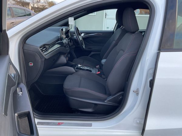 FORD FOCUS 1.5 ST-LINE AUTOMATIC ONLY 82,000 KMS 372256310