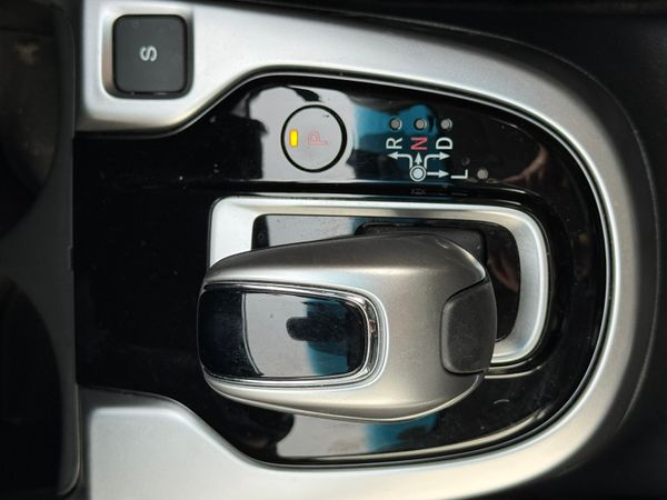 2019 Honda FIT 1.5 Hybrid auto Leather Specs 372268705