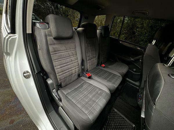 Volkswagen Touran HIGHLINE 1.4 DSG 7 Seater Auto 372283930