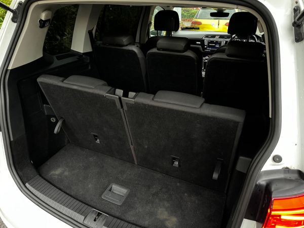 Volkswagen Touran HIGHLINE 1.4 DSG 7 Seater Auto 372283950