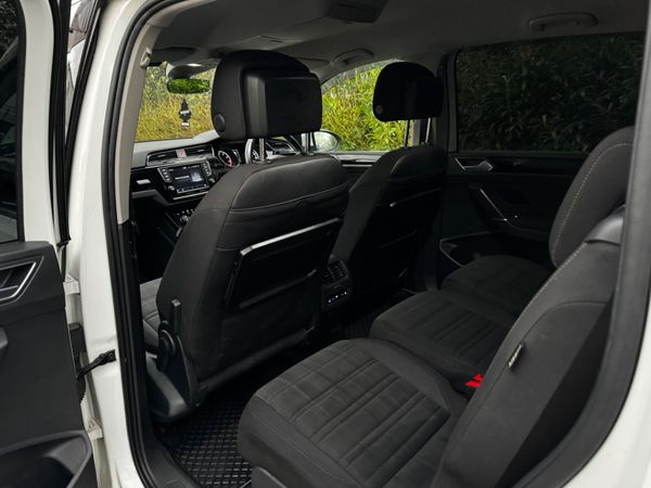 Volkswagen Touran HIGHLINE 1.4 DSG 7 Seater Auto 372283960