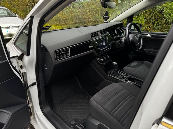 Volkswagen Touran HIGHLINE 1.4 DSG 7 Seater Auto 372283963