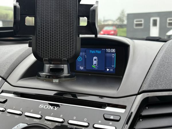 Ford Fiesta 2016 1.25 petrol low kms 372298931