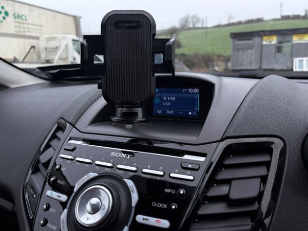 Ford Fiesta 2016 1.25 petrol low kms 372298932