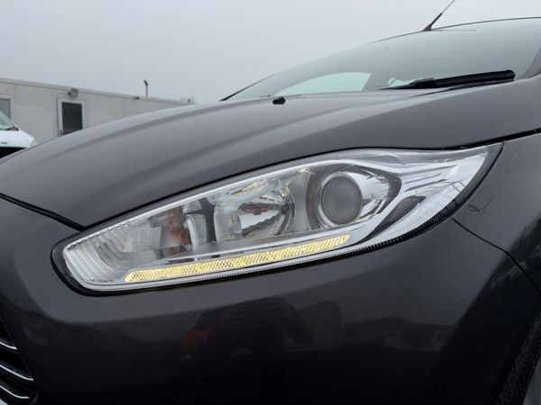 Ford Fiesta 2016 1.25 petrol low kms 372298947