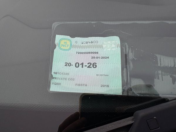 Ford Fiesta 2016 1.25 petrol low kms 372298943