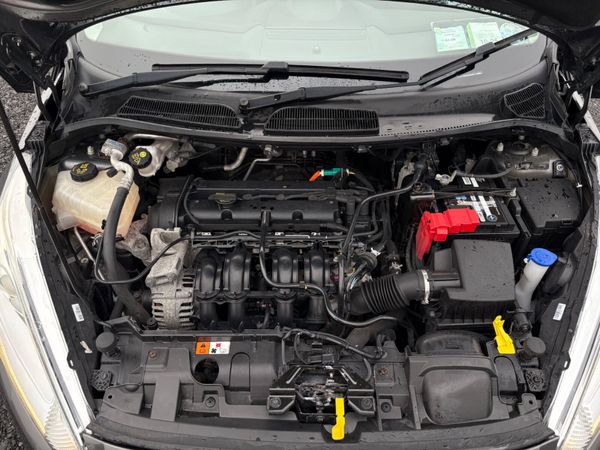 Ford Fiesta 2016 1.25 petrol low kms 372298950
