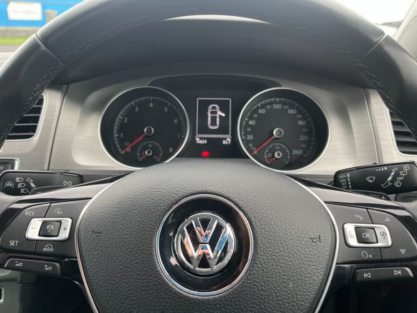 VOLKSWAGEN GOLF 2017, 1.2 TSI 5DR AUTO LOW KMS 372301600