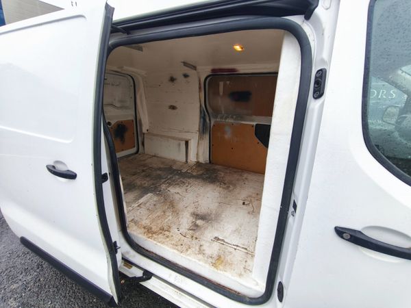 PEUGEOT EXPERT MPV,NEW CVRT 11/11/2026 372315167