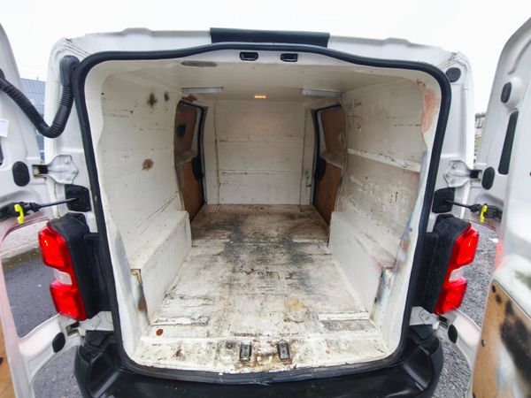 PEUGEOT EXPERT MPV,NEW CVRT 11/11/2026 372315176