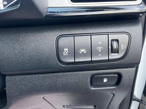 181 Kia Niro 1.6 Hybrid (EXCELLENT SPEC) 372352854