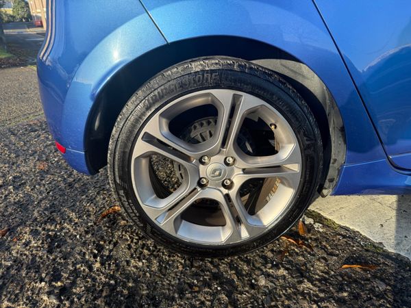 Renault Clio GT Auto 2015 372374311