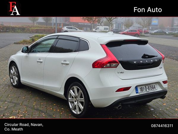 Volvo V40 2.0 DIESEL AUTOMATIC D4 MOMEMTUM HATCHBA 372375127
