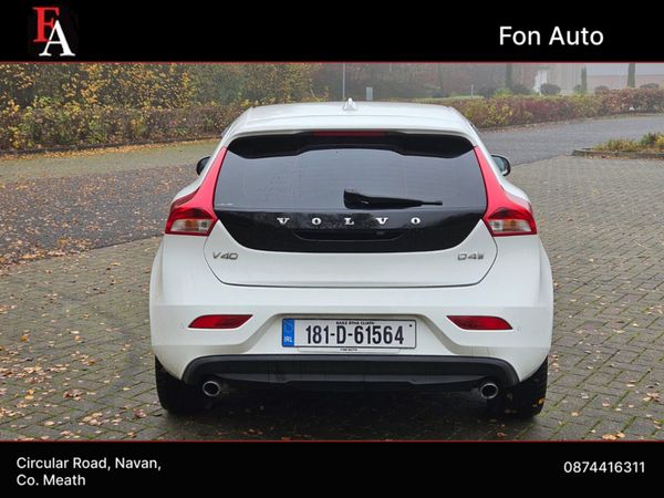 Volvo V40 2.0 DIESEL AUTOMATIC D4 MOMEMTUM HATCHBA 372375128