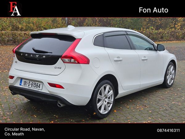 Volvo V40 2.0 DIESEL AUTOMATIC D4 MOMEMTUM HATCHBA 372375129