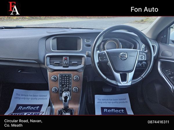 Volvo V40 2.0 DIESEL AUTOMATIC D4 MOMEMTUM HATCHBA 372375144