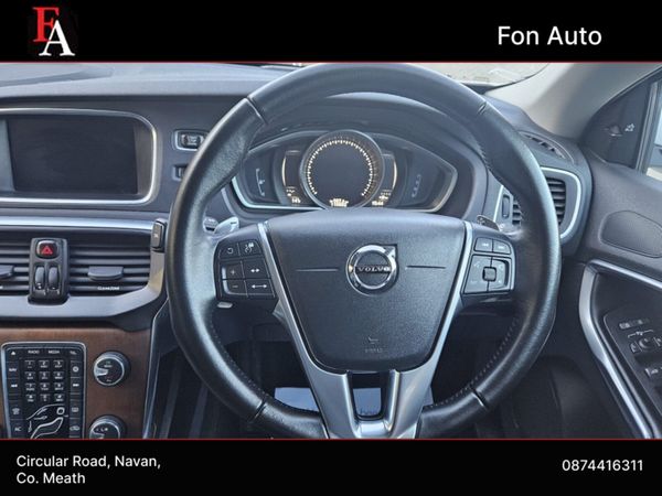 Volvo V40 2.0 DIESEL AUTOMATIC D4 MOMEMTUM HATCHBA 372375145