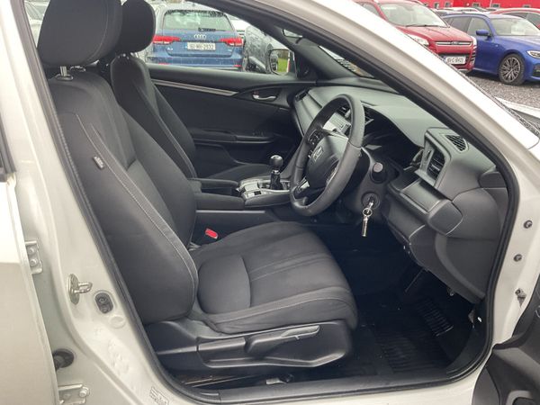 2018 HONDA CIVIC PETROL ONLY 76,000 KMS SPOTLESS 372382759