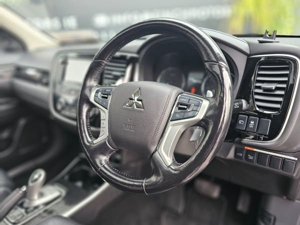 MITSUBISHI OUTLANDER 2.0 PHEV 4X4 // BIG HISTORY 372383203