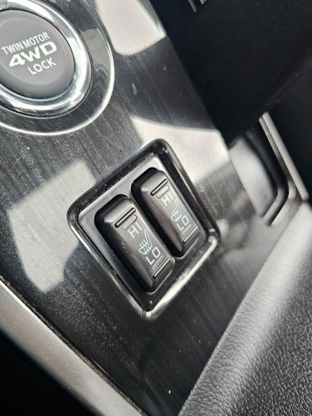 MITSUBISHI OUTLANDER 2.0 PHEV 4X4 // BIG HISTORY 372383220