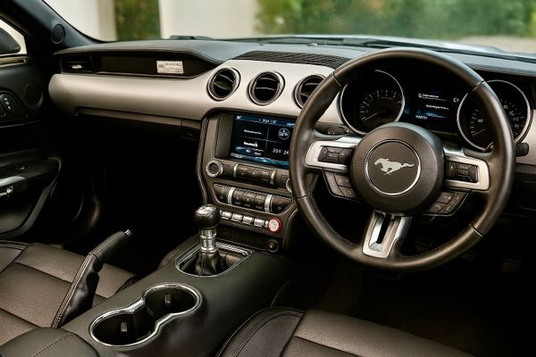 Ford Mustang 2.3 Black Edition STUNNING CONDITION 372390478