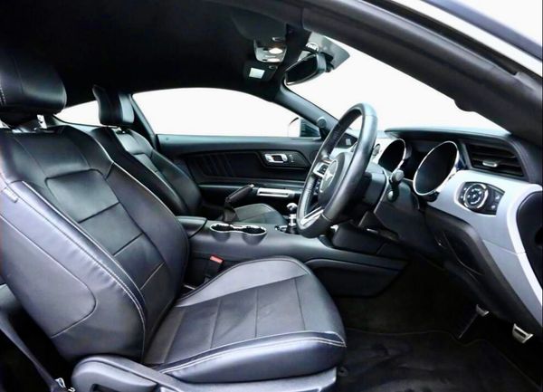 Ford Mustang 2.3 Black Edition STUNNING CONDITION 372390479