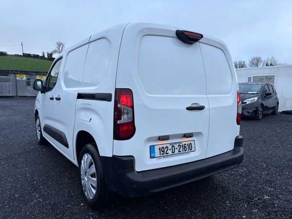 Peugeot Partner 2019 3 seater 372409305