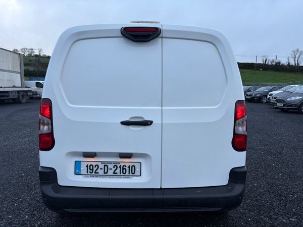 Peugeot Partner 2019 3 seater 372409357