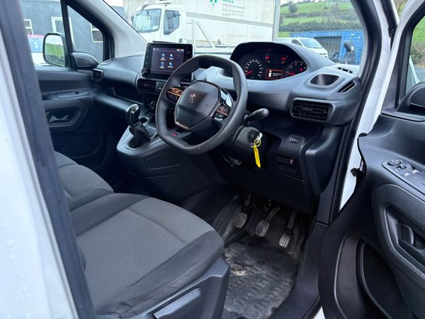 Peugeot Partner 2019 3 seater 372409350