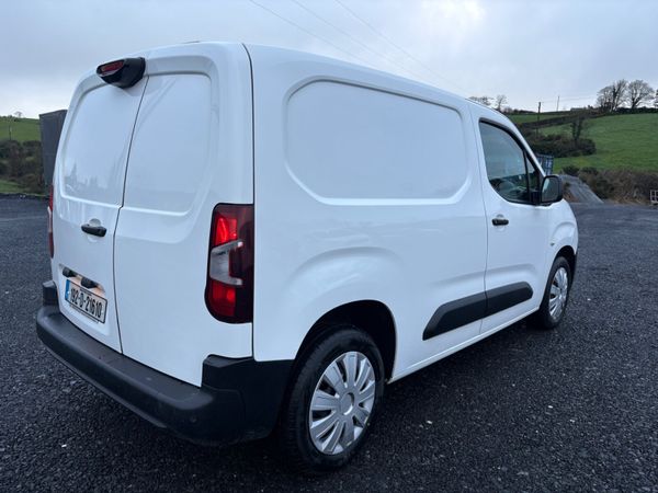 Peugeot Partner 2019 3 seater 372409352