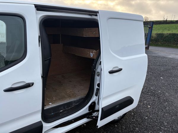Peugeot Partner 2019 3 seater 372409427
