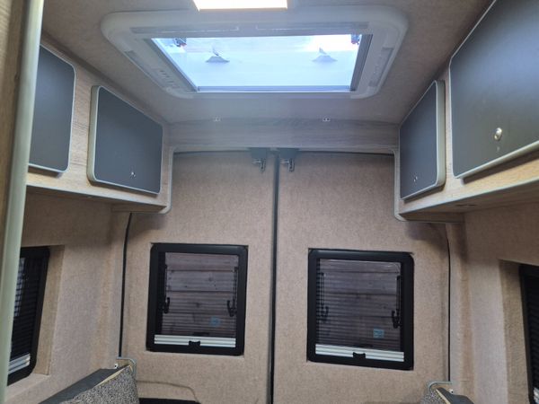 Ford Transit Jumbo Campervan . 372435001